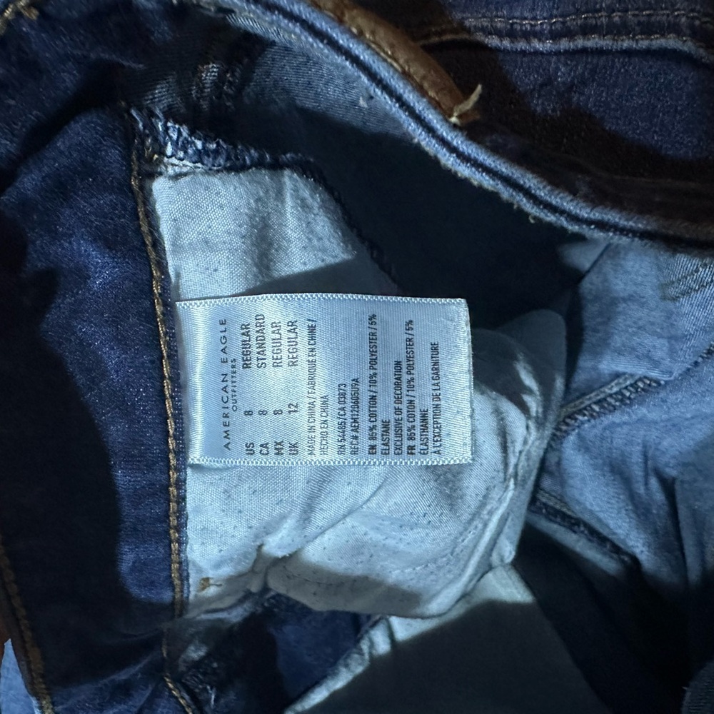 American Eagle- stretchy skinny jeans 
Size: 8